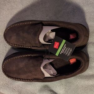 Hanes Comfort Soft Memory Foam Slippers NWT